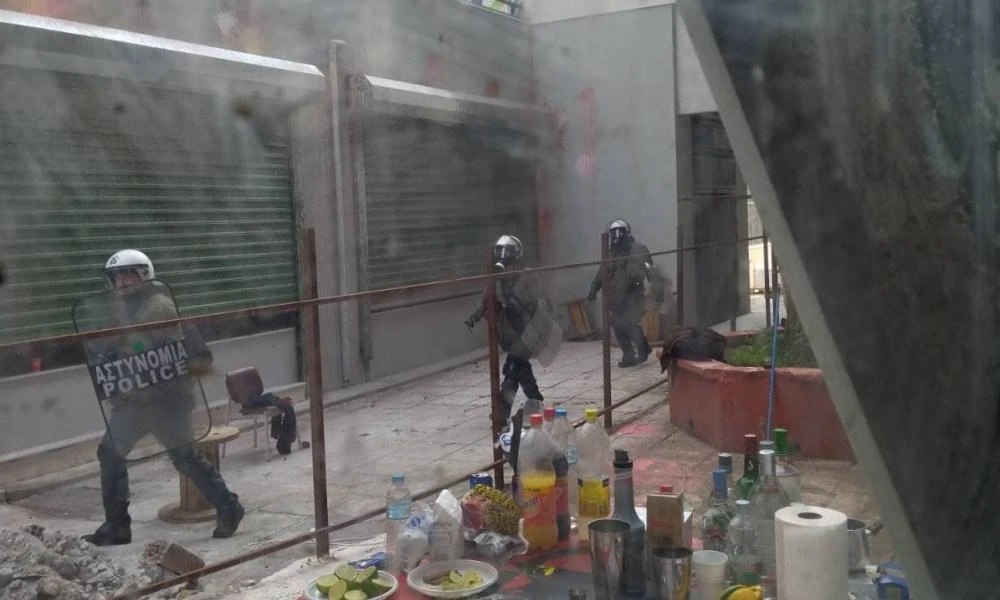 Θεσσαλονίκη: 30 προσαγωγές από την αστυνομική επέμβαση στο Αριστοτέλειο Πανεπιστήμιο (Βίντεο)